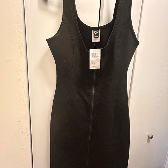 Windsor Dresses & Skirts - NWT Fitted black denim front zipper dress